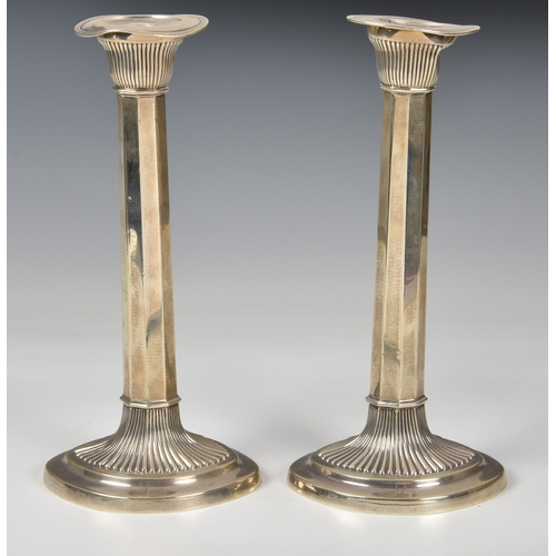 425 - A pair of Gorham sterling silver candlesticks, 1920s-30s, in the Art Deco taste, of slightly tapered... 