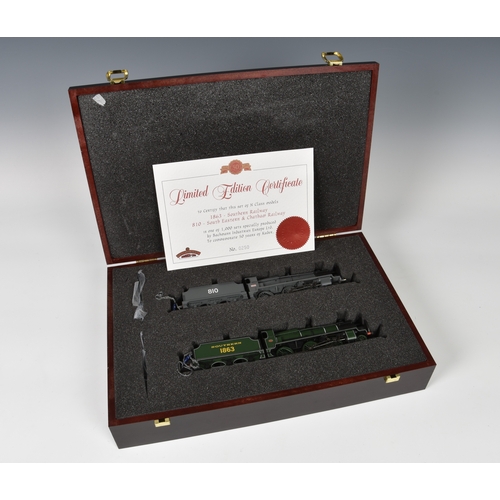 123 - A Bachmann 00 gauge Limited Edition set with certificate No. 0250/1000, to include 1863-Southern Rai... 