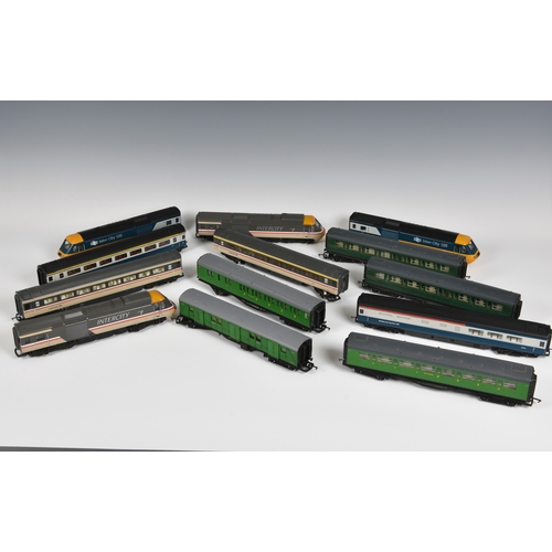 138 - Hornby Railways - Networker suburban train pack R 2001 together with boxed 'The Flying Scotsman' 197... 