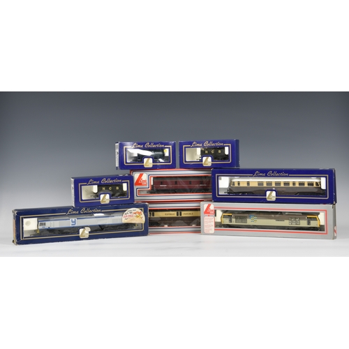 162 - LIMA Railways - OO gauge Locomotives / Coaches / Rolling Stock Locomotives to include 204849A7 Yeoma... 