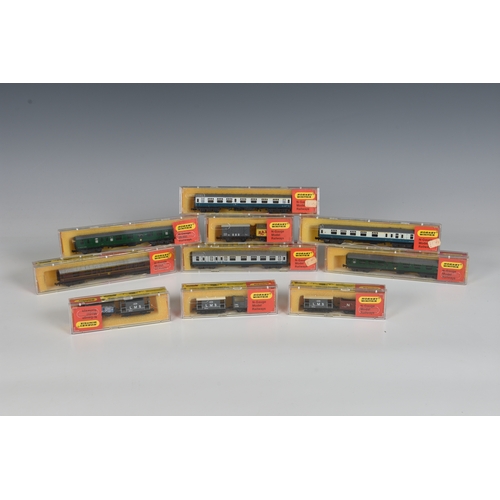 177 - Hornby Minitrix - boxed N gauge locomotives / carriages & rolling stock to include Locomotive No.203... 