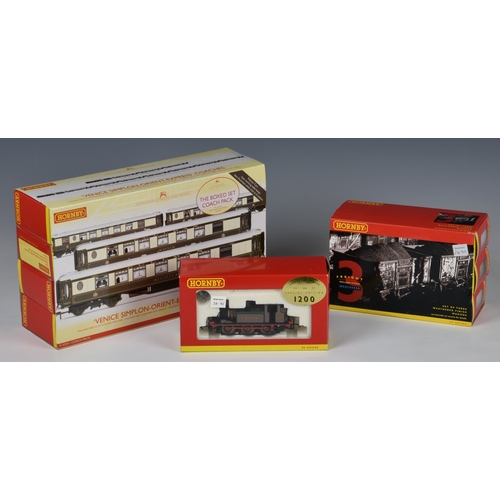 58 - Hornby - A Boxed Hornby 00 Gauge Orient Express Box Set R 1038, boxed and sealed, comes with booklet... 