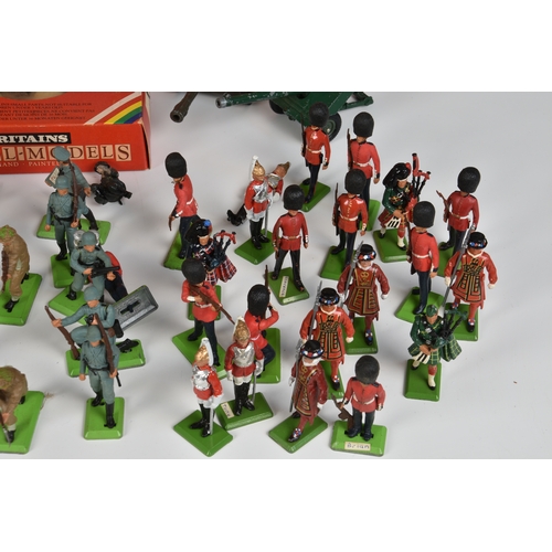 61 - Britains /  Britains Deetail - A collection of loose Britains Deetail 1:32 plastic metal based soldi... 