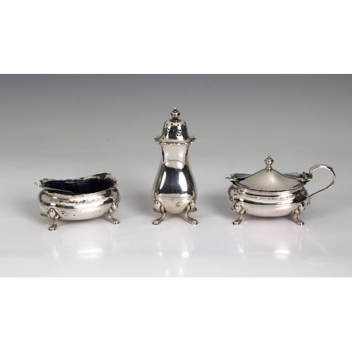 198 - A three piece silver cruet set Elkington & Co Ltd, Birmingham, 1927, comprising a pepper pot, open s... 