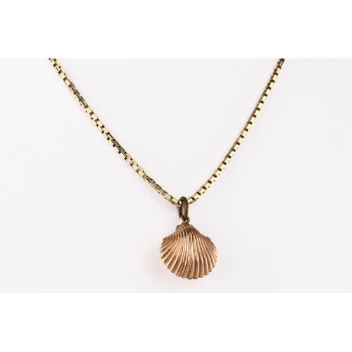 781 - A collection of jewellery including 9ct rose gold seashell locket the seashell pendant to a 9ct yell... 