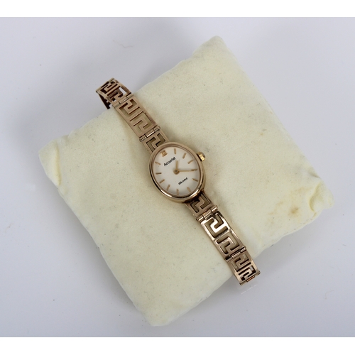 838 - An Accurist Gold quartz, ladies 9ct gold cased wristwatch having a silvered dial signed Accurist Gol... 