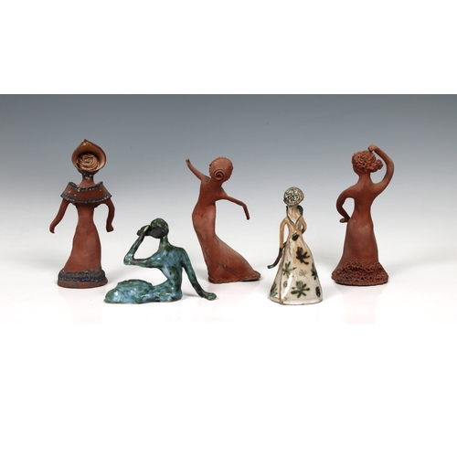 6 - Guernsey Studio pottery - Elizabeth Ann Macphail (1939-89) Five female figures modelled in various p... 