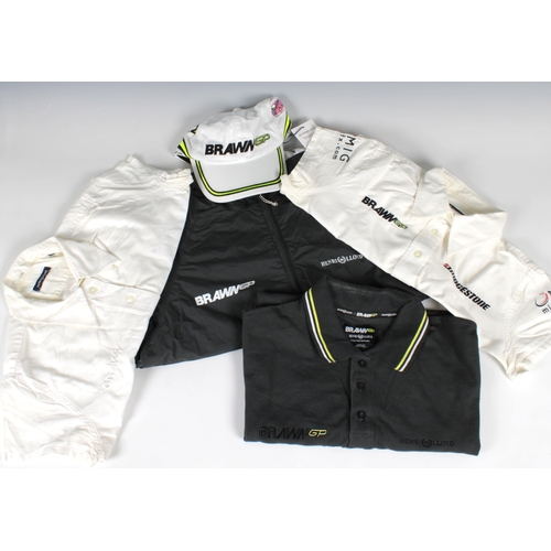 1331 - Grand Prix F1 interest - Brawn GP team woman's clothing (2009) to include a Henri Lloyd zip up jacke... 