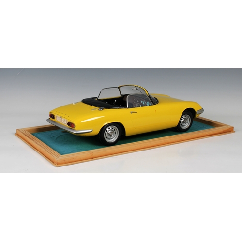 1384 - A 1/8 scale precision display model Lotus Elan, formerly owned by Ron Hickman, designer of the Lotus... 