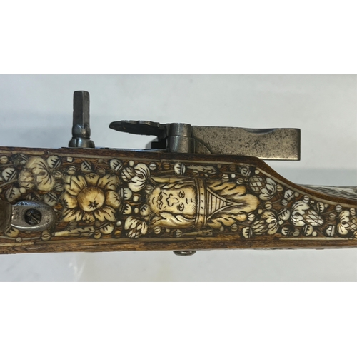 1545 - A scarce antique 17th Century Teschinke-Teschen Wheellock Rifle having slightly tapering 14mm cal. s... 