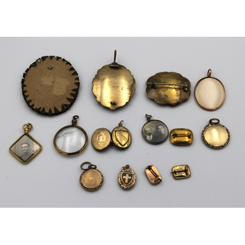 1196 - A small collection of mourning jewellery of varying forms, to include lockets, brooches, portraits, ... 