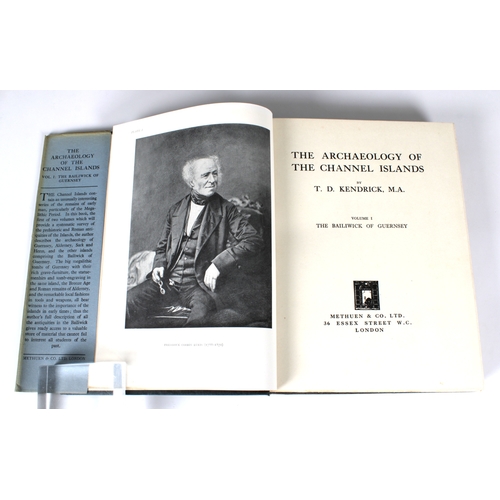 623 - Kendrick (Thomas Downing) & Hawkes (Jacquetta) The Archaeology of the Channel Islands, vol 1 (Guerns... 