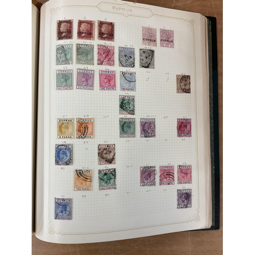 160 - Philately interest - Worldwide stamp binder / album - To include Cape of Good Hope Triangular stamps... 