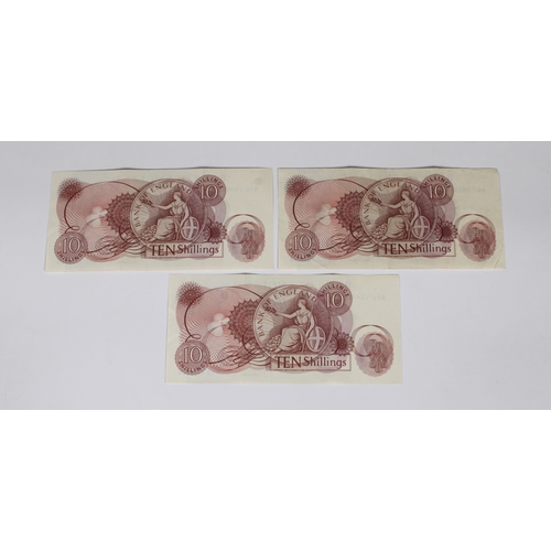 198 - British Banknotes - Bank of England Ten Shillings consecutive pair c.1963, Signatory J. Q. Hollom, s... 