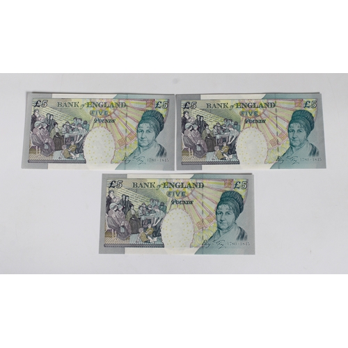 201 - British Banknotes - Bank of England Five Pounds (3) c.2002, Signatory Merlyn Lowther, serial numbers... 