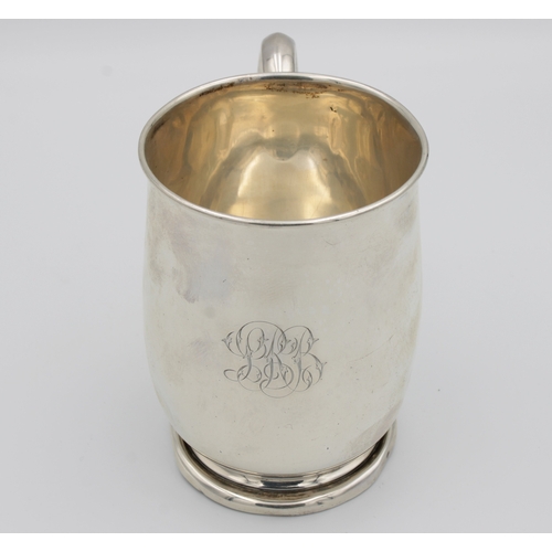 18 - A George V silver tankardViners Ltd, Sheffield, 1931, inscribed with initials, 12cm. high, weight 9.... 