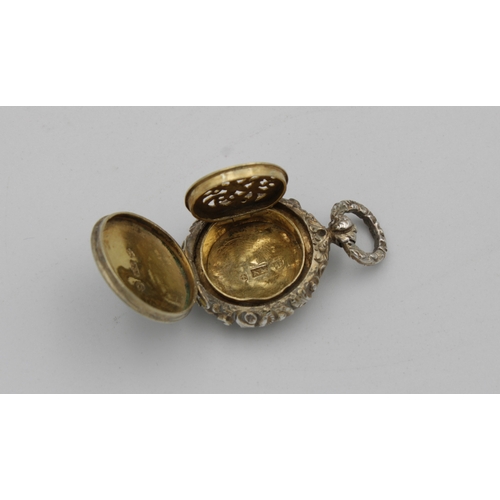 378 - A George IV silver gilt pendent vinaigretteNathaniel Mills, Birmingham, 1829, of circular form with ... 