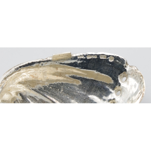 490 - A silver ormer shell trinket boxmarked silver 925, 7.3cm long, weight 3.29 tr.oz.