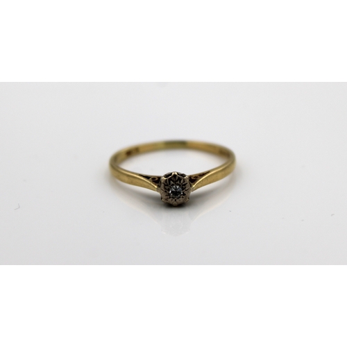 617 - An 18ct yellow gold & small diamond solitaire ringsize P.