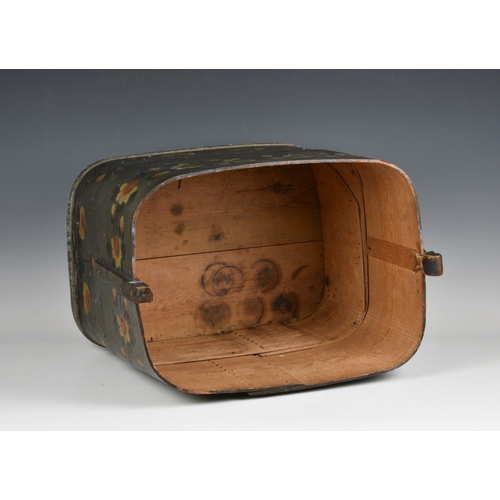 1114 - A Scandinavian / Swedish painted bent wooden dowry box (tine' or 'svepask')19th century, of traditio... 