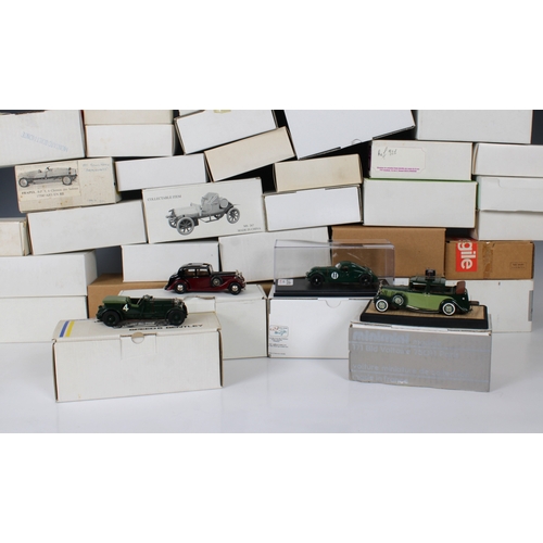 2461 - A collection of boxed Bentley and Rolls-Royce cars, etc, various makers, to include Minimini mod?le ... 