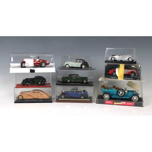 2463 - A large collection of various boxed collectors cars - To include Dubois Cr?ations limited edition 1/... 