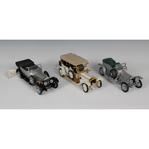 2491 - Two Rolls-Royce Franklin Mint precision models, to include 1911 & 1925 Silver Ghost, together with a... 