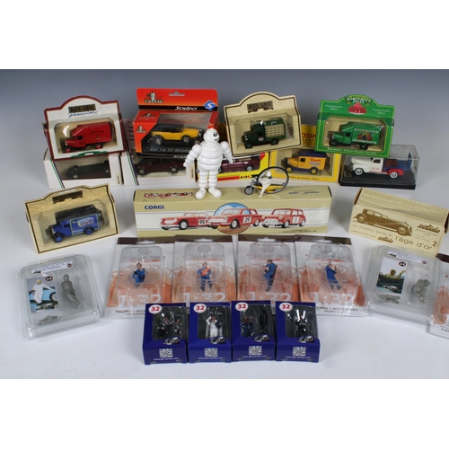 2492 - A collection of various boxed die-cast cars, to include Days-Gone; Solido; Schabak; Corgi, etc, toge... 