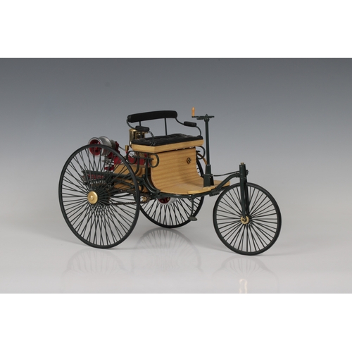 2499 - Franklin Mint die cast metal precision model 1886 Benz Patent Motorwagon 1:8 scale, 17 x 30cm. high.