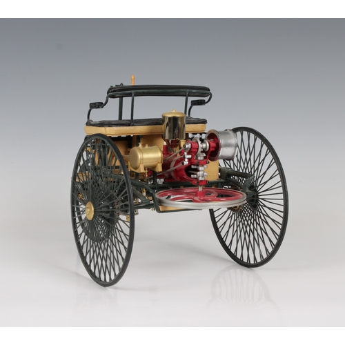 2499 - Franklin Mint die cast metal precision model 1886 Benz Patent Motorwagon 1:8 scale, 17 x 30cm. high.