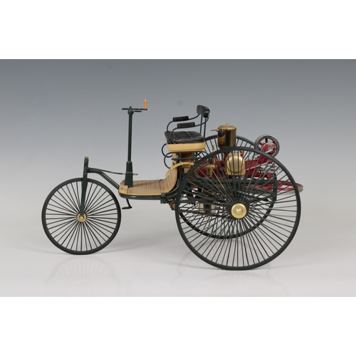 2499 - Franklin Mint die cast metal precision model 1886 Benz Patent Motorwagon 1:8 scale, 17 x 30cm. high.