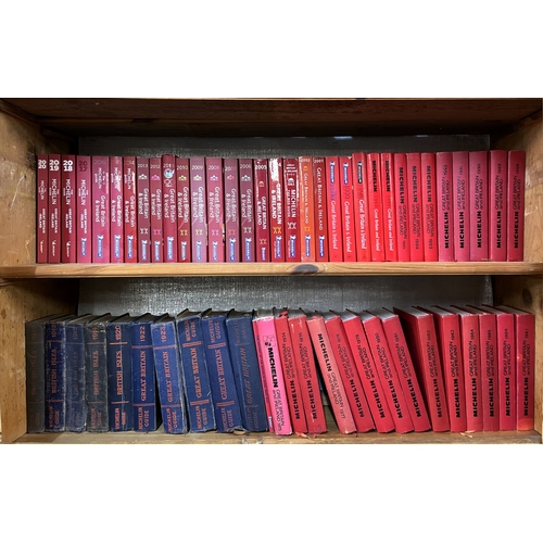 2221 - A run of U.K Michelin guides from 1947-2020 together with 1911-1914, 1920-1924 and four compilation ... 