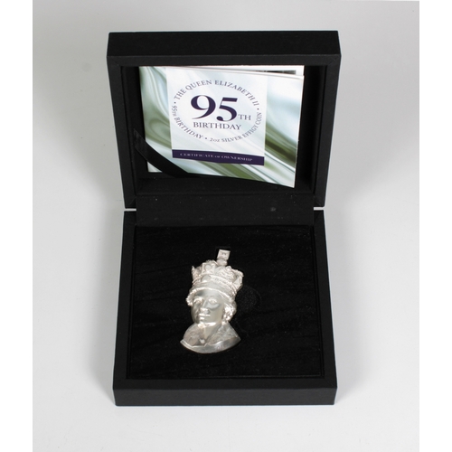 130 - Bradford Exchange - Limited Edition Queen Elizabeth II 95th Birthday 2oz .999 Fine Silver Effigy Bus... 