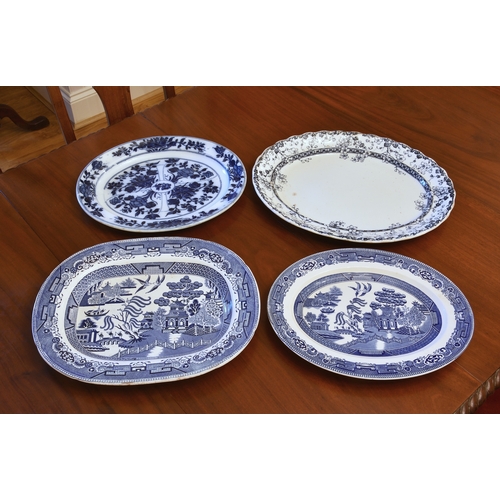 186 - A set of three 19th century pearlware blue & white platters by Godwin, Rowley & Co. marked 'G. R. & ... 