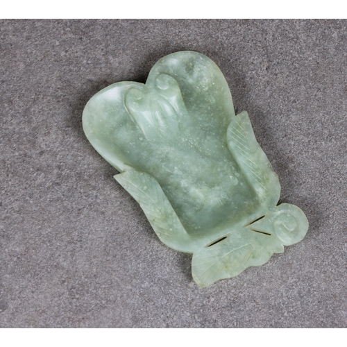 87 - A Chinese pale celadon jade shallow leaf-carved brush washer 4 x 2½ x ¼ in. (10.2 x 6.3 x 0.6 cm.) d... 