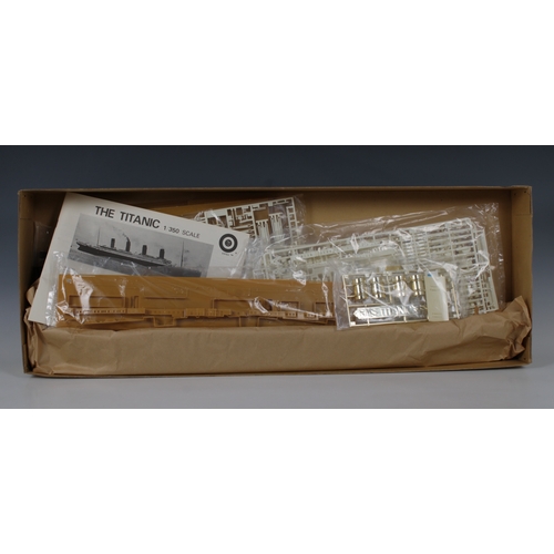 26 - An ENTEX , The Late Great Titanic,  1:350 scale model, in original box, the kit over 76.2cm long