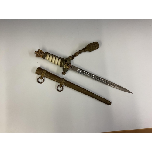 113 - A WWII Second World War Third Reich Nazi German Kriegsmarine Officer's Naval dirk / dagger, eagle po... 