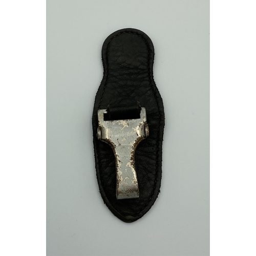 56 - German Third Reich SS dagger vertical hanger clip, good scarce black leather example impressed with ... 