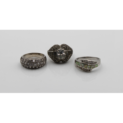 10 - A collection of silver and white metal jewellery, including an Italian silver chain, approximately 2... 