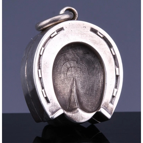 41 - A novelty Victorian silver Lucky Horseshoe vinaigrette, Henry William Dee, c.1872, the side hinge op... 