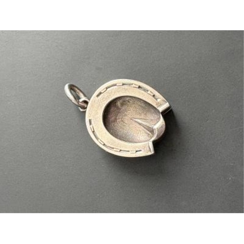 41 - A novelty Victorian silver Lucky Horseshoe vinaigrette, Henry William Dee, c.1872, the side hinge op... 