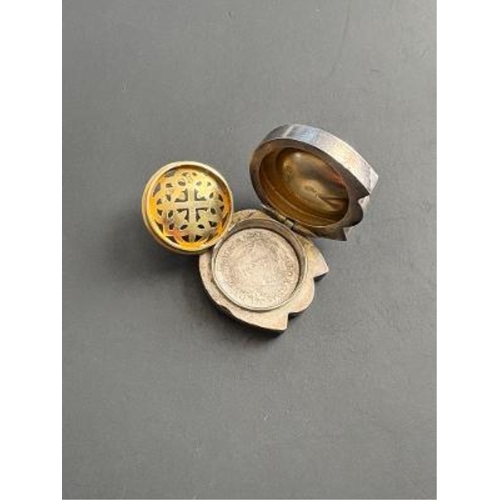 41 - A novelty Victorian silver Lucky Horseshoe vinaigrette, Henry William Dee, c.1872, the side hinge op... 