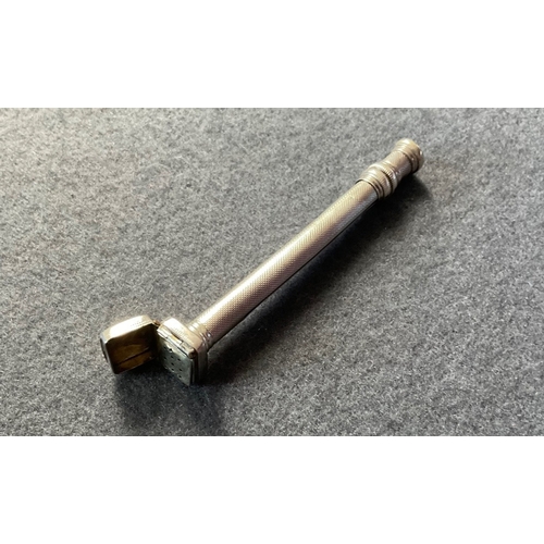 43 - An extremely rare George III silver Porte crayon with vinaigrette terminal, unmarked, engine-turned ... 