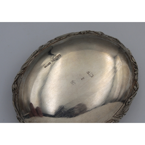 56 - An Edwardian silver oval pebble form snuff box, import marks for Cornelius Desormeaux Saunders & Jam... 