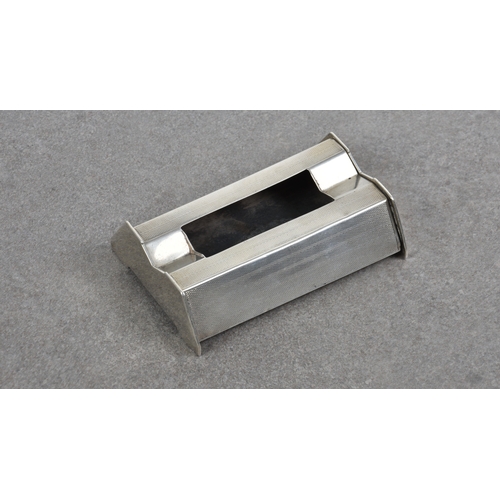 60 - A rare Art Deco engine-turned heavy silver ashtray by Sampson Mordan, London, 1930, RD.757390, of el... 