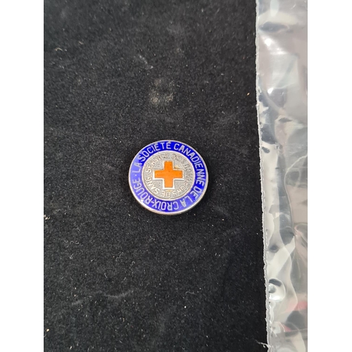 74 - 1930s Canadian Red Cross Sterling Silver Enamelled Badge in French