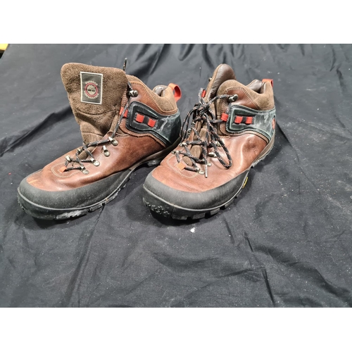 113 - Pair of Mens Timberland Performance Boots Size 10.5