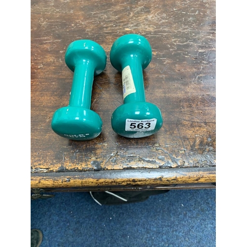 Lot 903       