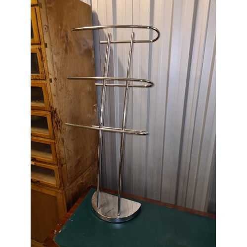 14f - Good Quality Freestanding Towel Rail