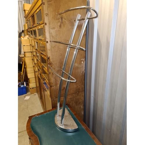 14f - Good Quality Freestanding Towel Rail